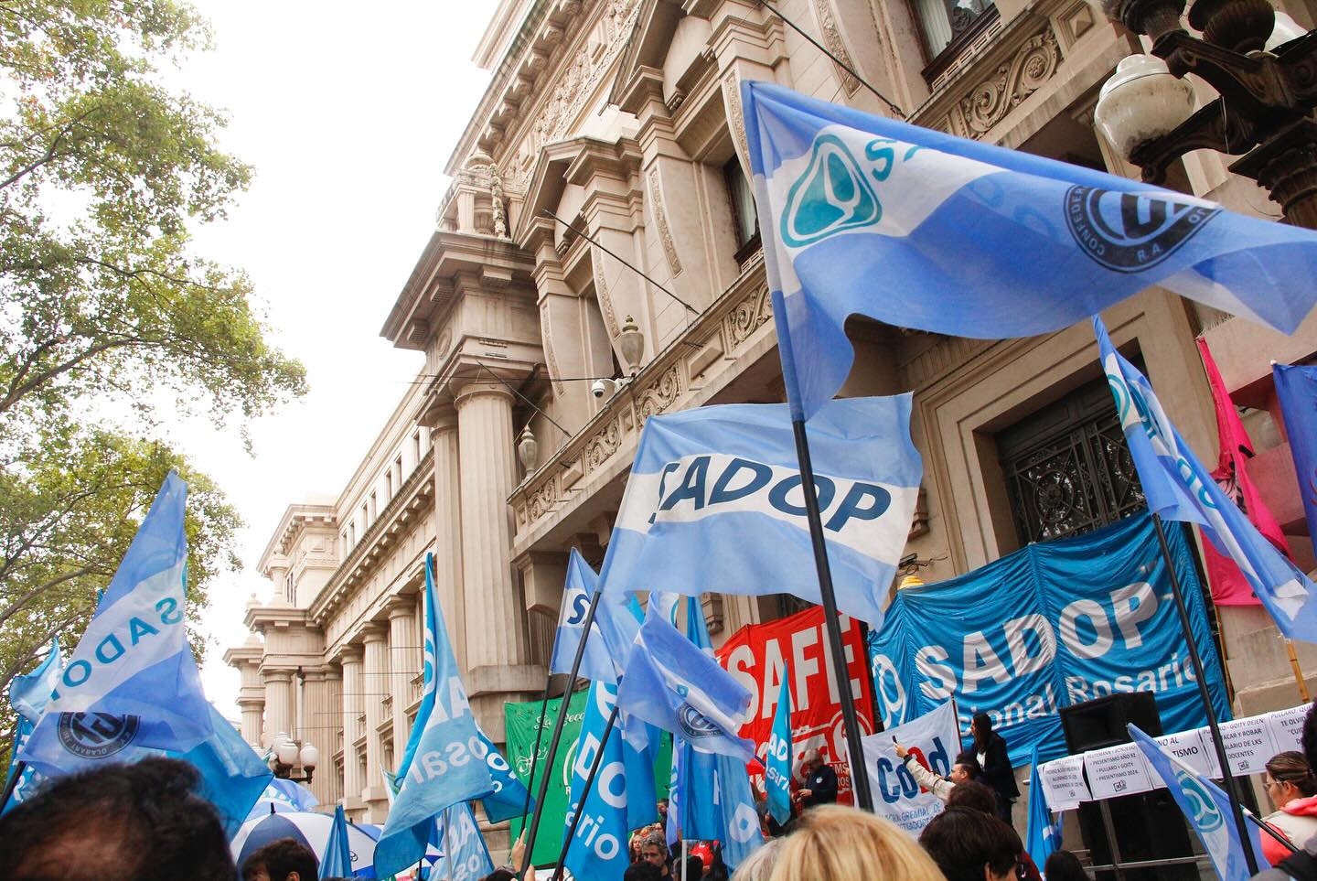 Amsafe y Sadop, en contra la decisión de la Provincia de descontar el ...