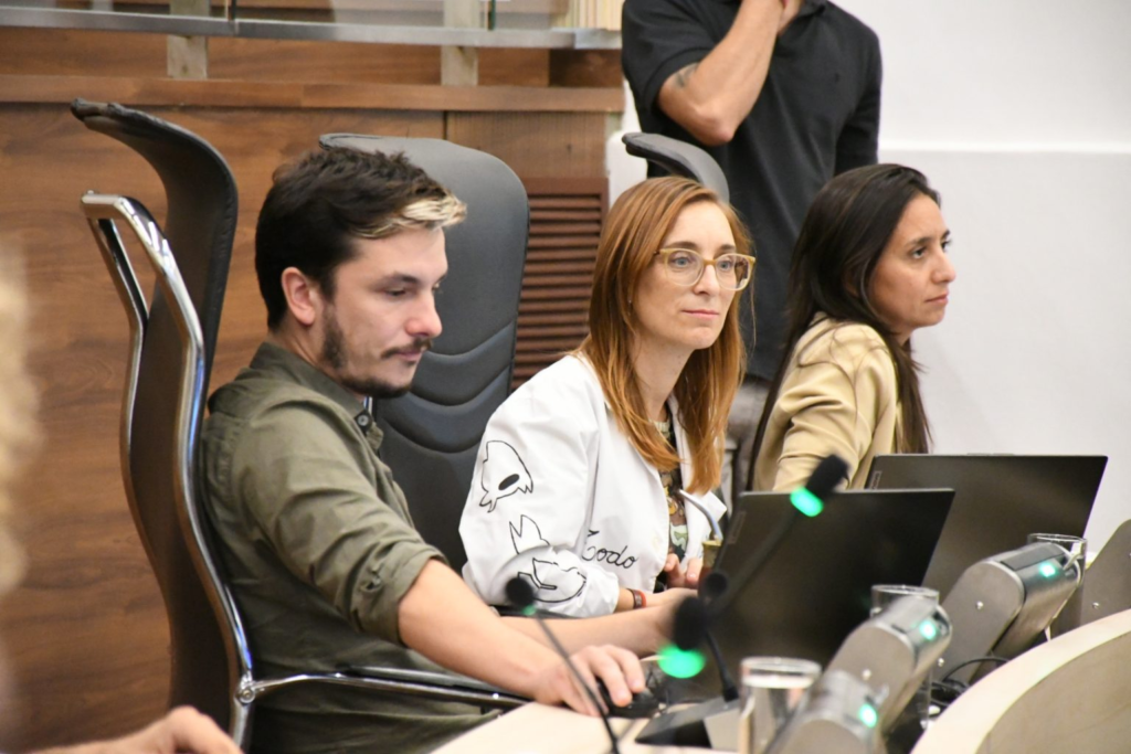 Plazas de bolsillo: el Concejo amplió el programa y podrán intervenir más terrenos en Rosario - Image 2